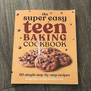 The Super Easy Teen Baking Cookbook - Yellow Cover